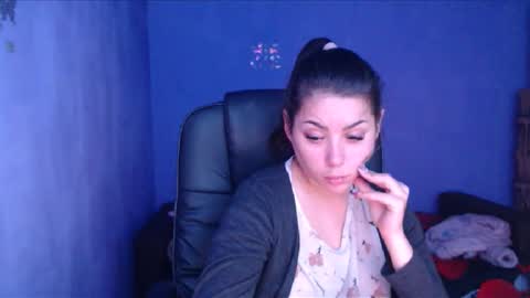prettyjulliette online show from January 6, 2025, 1:30 pm