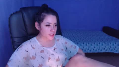 prettyjulliette online show from January 28, 2025, 1:49 pm