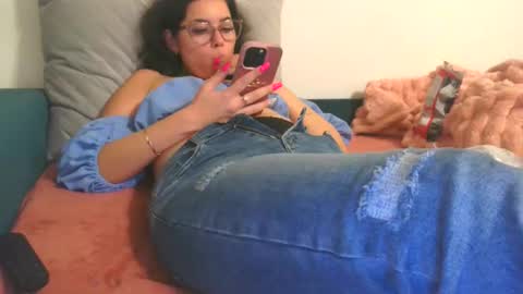 prettyjulliette online show from November 26, 2025, 6:31 pm