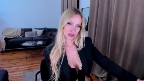 Snapshot of prettyk1ller chatting on October 11, 2025, 11:47 pm Eva online show from October 11, 2025, 11:47 pm