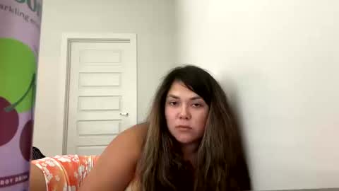 Snapshot of prettylatinamomma01 chatting on October 11, 2025, 8:29 pm prettylatinamomma01 online show from October 11, 2025, 8:29 pm