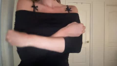 Snapshot of prettylittlesaint chatting on June 17, 2026, 11:05 pm prettylittlesaint online show from June 17, 2026, 11:05 pm