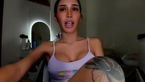 Snapshot of prettylittlesuckerr chatting on November 8, 2025, 5:51 am Jovill Mays online show from November 8, 2025, 5:51 am