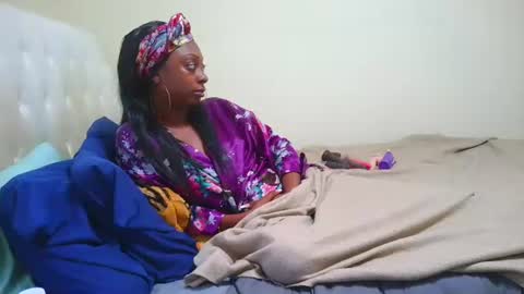 prettylondond online show from July 23, 2026, 7:45 pm