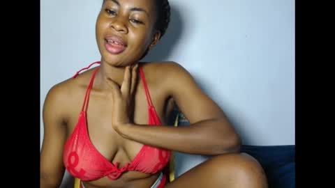 Snapshot of prettylove5 chatting on December 2, 2025, 7:03 am evelyn online show from December 2, 2025, 7:03 am