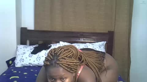 prettymel_ online show from March 5, 2025, 9:48 pm