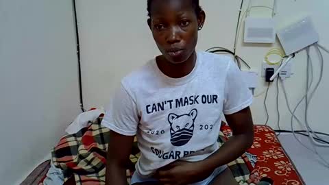 Pretty Queen online show from November 5, 2025, 12:27 pm