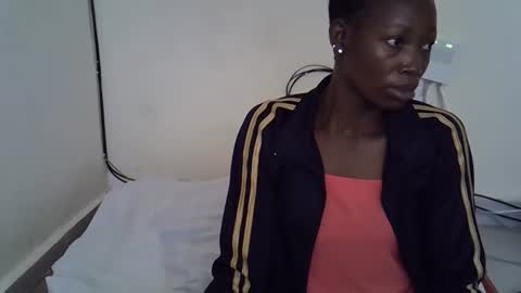 Pretty Queen online show from November 10, 2025, 8:46 am