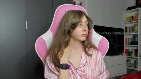 Sophie  next stream will be at Monday  i will wait you guys  online show from October 24, 2025, 6:15 pm