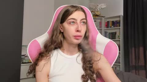 Sophie  next stream will be at Monday  i will wait you guys  online show from June 7, 2026, 5:55 am