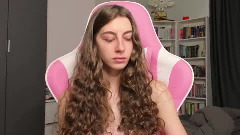 Sophie  next stream will be at Monday  i will wait you guys  online show from June 9, 2026, 7:31 am