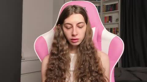 Sophie  next stream will be at Monday  i will wait you guys  online show from June 16, 2026, 5:54 am