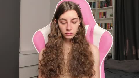 Sophie  next stream will be at Monday  i will wait you guys  online show from June 25, 2026, 6:29 am