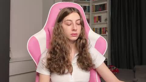 Sophie  next stream will be at Monday  i will wait you guys  online show from July 25, 2026, 7:28 am
