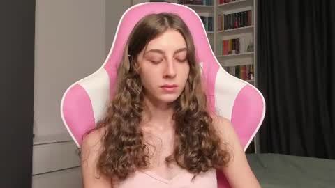 Sophie  next stream will be at Monday  i will wait you guys  online show from August 5, 2026, 4:21 pm
