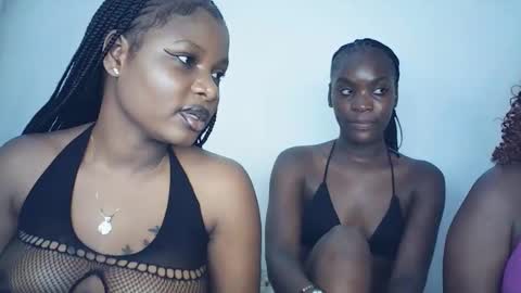 prettyyvee online show from February 17, 2026, 8:26 pm