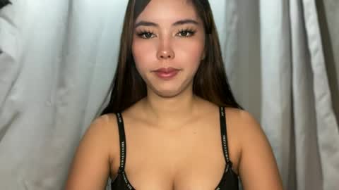 Snapshot of pricelessbeautyxxx chatting on July 13, 2026, 8:39 am TINA online show from July 13, 2026, 8:39 am