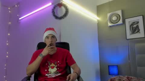 prince_arthur77 online show from December 15, 2024, 1:11 pm