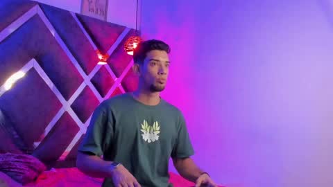 prince_arthur77 online show from December 16, 2024, 1:22 pm