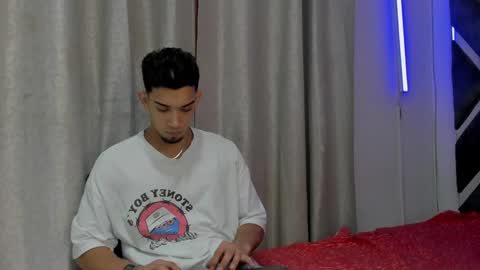 prince_arthur77 online show from December 28, 2024, 12:56 pm