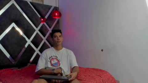 prince_arthur77 online show from January 3, 2025, 4:06 pm