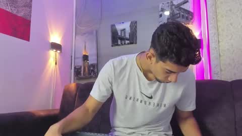 prince_arthur77 online show from October 3, 2025, 1:52 pm