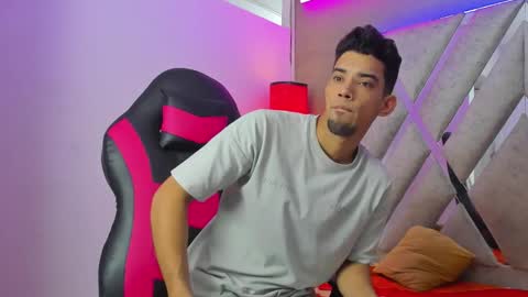 prince_arthur77 online show from November 28, 2025, 1:58 pm