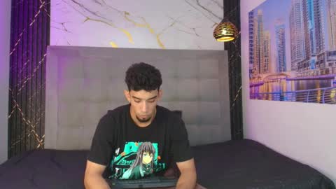 prince_arthur77 online show from May 5, 2026, 1:52 pm