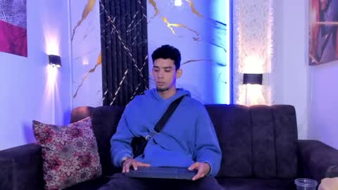 prince_arthur77 online show from May 8, 2026, 12:43 pm