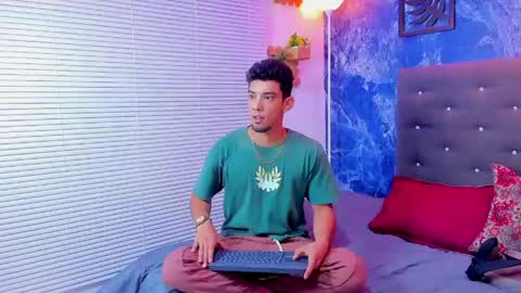 Snapshot of prince_arthur77 chatting on May 14, 2026, 2:35 pm prince_arthur77 online show from May 14, 2026, 2:35 pm
