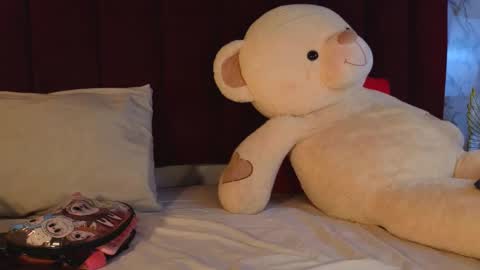 Snapshot of prince_poppy_ chatting on November 6, 2025, 8:43 pm PRINCEPOPPY online show from November 6, 2025, 8:43 pm