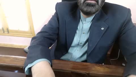 lover online show from February 4, 2025, 8:13 am