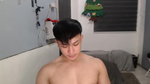 Snapshot of princeadrianx chatting on December 18, 2025, 7:31 pm Prince Adrian online show from December 18, 2025, 7:31 pm