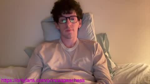 Snapshot of princespeaches chatting on April 26, 2026, 12:30 am Peaches online show from April 26, 2026, 12:30 am