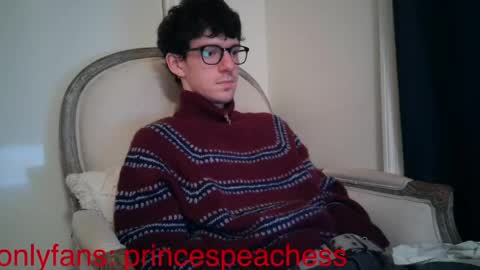 Snapshot of princespeaches chatting on April 27, 2026, 1:36 am Peaches online show from April 27, 2026, 1:36 am