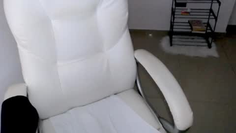 valery dollx online show from December 17, 2024, 3:39 am