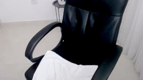 valery dollx online show from March 3, 2026, 11:54 pm