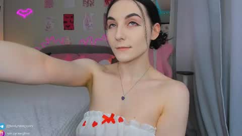 Kristy online show from June 15, 2026, 7:54 am