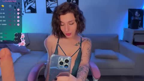 Lina online show from March 25, 2026, 2:23 pm