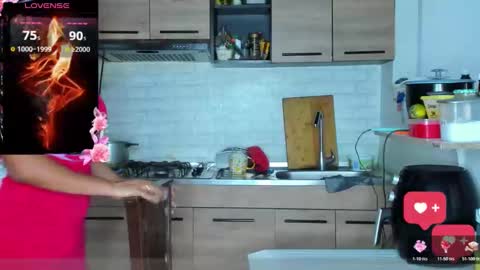 Snapshot of princess_odette chatting on October 23, 2025, 5:23 pm desire sweet online show from October 23, 2025, 5:23 pm