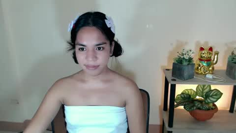 Snapshot of princess_yurie chatting on February 12, 2025, 10:04 pm Yurie online show from February 12, 2025, 10:04 pm