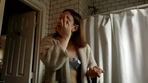 Annie Violet online show from February 21, 2026, 7:37 pm