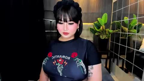 Snapshot of princesshugecummer chatting on February 17, 2025, 4:26 pm Astrid Ley online show from February 17, 2025, 4:26 pm