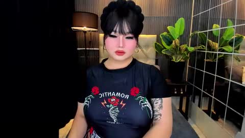 Snapshot of princesshugecummer chatting on February 21, 2025, 6:18 am Astrid Ley online show from February 21, 2025, 6:18 am