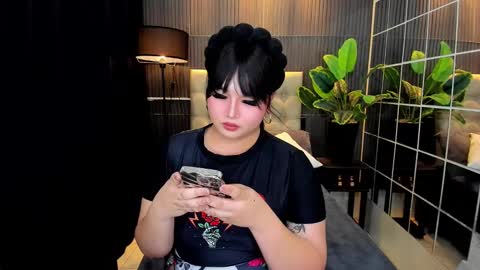 Snapshot of princesshugecummer chatting on February 21, 2025, 9:24 am Astrid Ley online show from February 21, 2025, 9:24 am