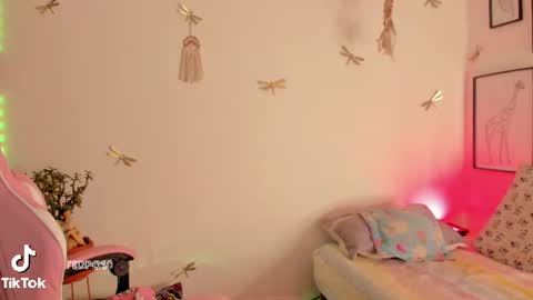 princessluna_14 online show from June 12, 2026, 10:08 pm