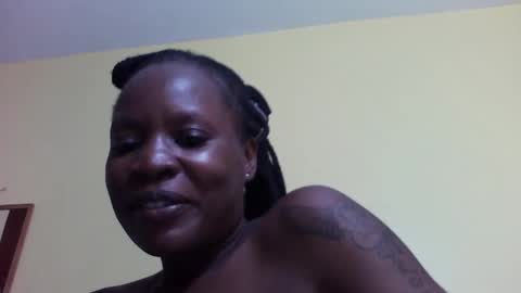 Snapshot of princessmiles2 chatting on September 12, 2025, 5:57 pm phelly online show from September 12, 2025, 5:57 pm