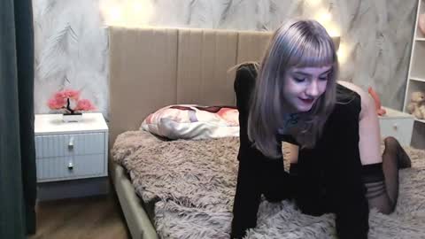 18 y.o online show from December 23, 2024, 4:50 pm