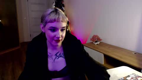18 y.o online show from February 13, 2025, 7:10 pm