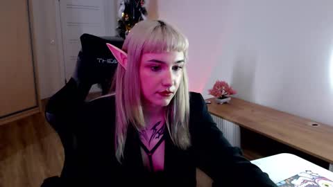 18 y.o online show from February 14, 2025, 12:03 pm